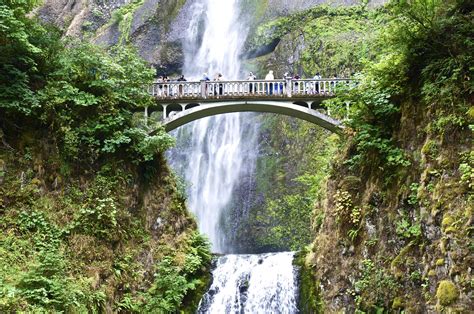 PORTLAND POSSIBLE: Multnomah Falls