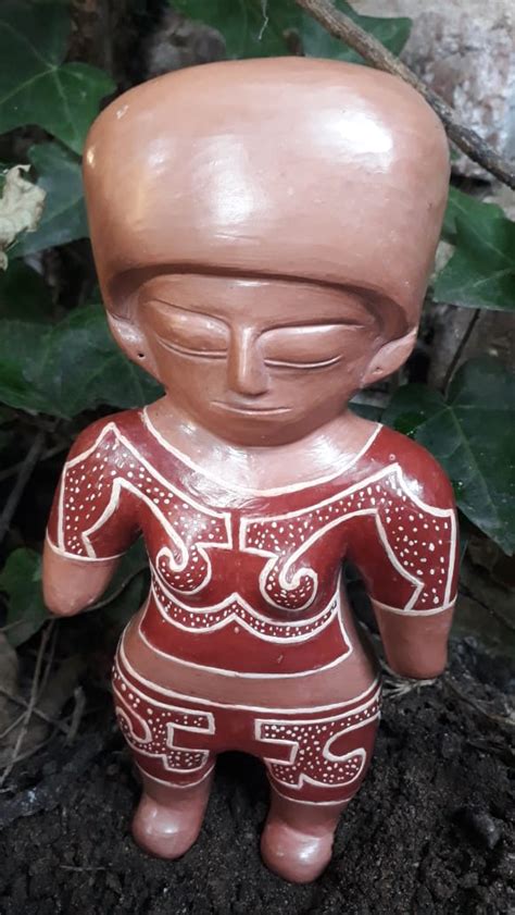 Cerámica Luli Figurilla antropomorfa femenina cultura chorrera Ecuador