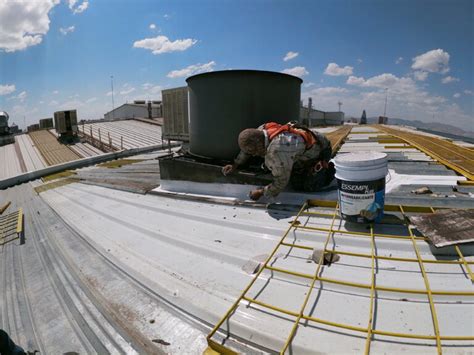 Mantenimiento De Techos Industriales Durante Las Lluvias