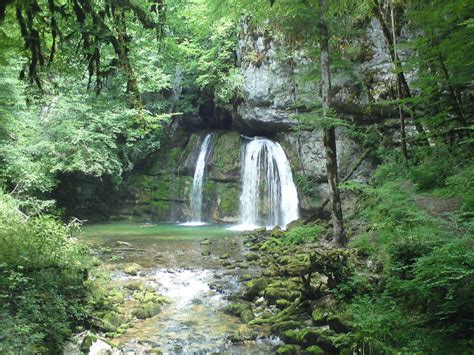 Cascade des Combes et Gorges de l Abîme en boucle par le Crêt Pourri