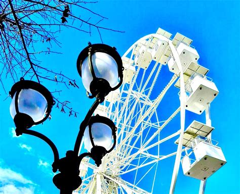 A Rivoli Torna Il Villaggio Di Babbo Natale Con La Maxi Ruota Panoramica