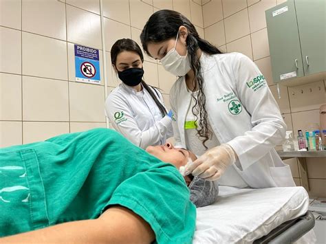 Salário de Enfermagem Veja quanto ganha um Enfermeiro Proteja