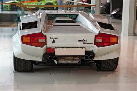 Lamborghini Countach Lp Quattrovalvole Imagen De Archivo