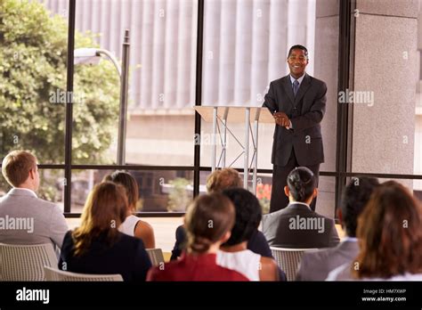 Black Audience Hi Res Stock Photography And Images Alamy