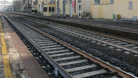 Operaio Morto Investito Dal Treno Sulla Linea Bologna Venezia Caos In