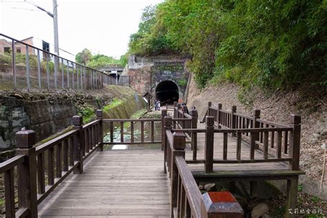 苗栗景點》功維敘隧道 夢幻的七彩led燈 百年歷史全台唯一城牆式隧道 貓貍山公園 艾莉絲愛旅行旅遊walkerland窩客島