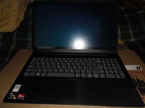 Laptop Lenovo V15 G2 ALC AMD Ryzen 7 5700U 512GB SSD 8GB RAM DDR4 AMD