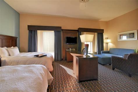 Hampton Inn & Suites New Iberia Avery Island - SixSuitcaseTravel