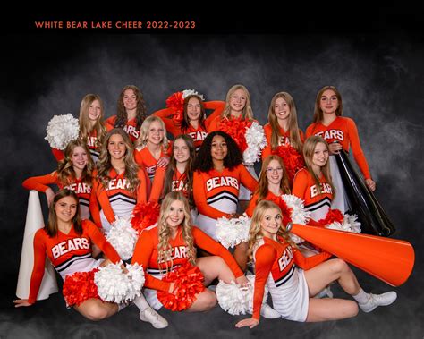 White Bear Lake Varsity Cheerleading Portraits 2022 Lisa Siddons