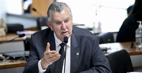 Heinze apresenta novas denúncias e reforça pedidos de impeachment de