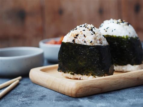 Onigiri Comida Tradicional Japonesa Foto Premium