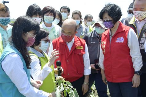 王惠美陪蘇貞昌院長勘災農損，希望中央從速從簡從寬。（照片縣府提供） 台灣華報