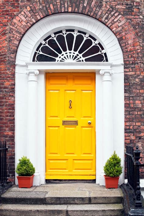 8 Unusual Colors You Haven't Considered For Your Front Door (But ...