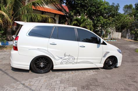 Foto Modifikasi Kijang Innova