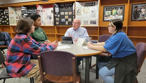 Hoosier Village Veterans Participate In High Schools Living History