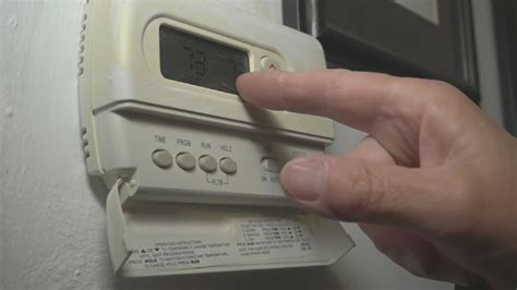 How to Reset White Rodgers Thermostat: A Beginner's Guide ...