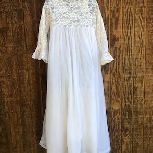 White Vintage Peignoir Set Lingerie Nightgown Negligee Robe Medium Romantic Lace Maxi Chiffon