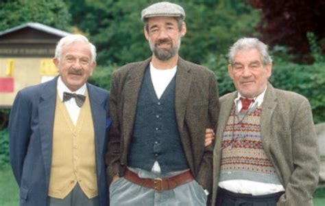 Vicar Of Dibley Star John Bluthal Dies Entertainment Daily
