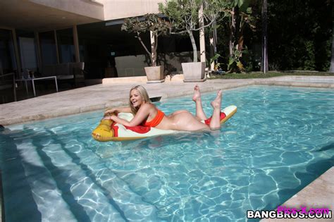 Alexis Texas Brings Her 44 Ass For A Great Time Ass Parade 315155 Porn Pic