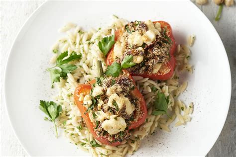 Gevulde Paprika S Met Champignons Feta Tomaat En Orzo Recept