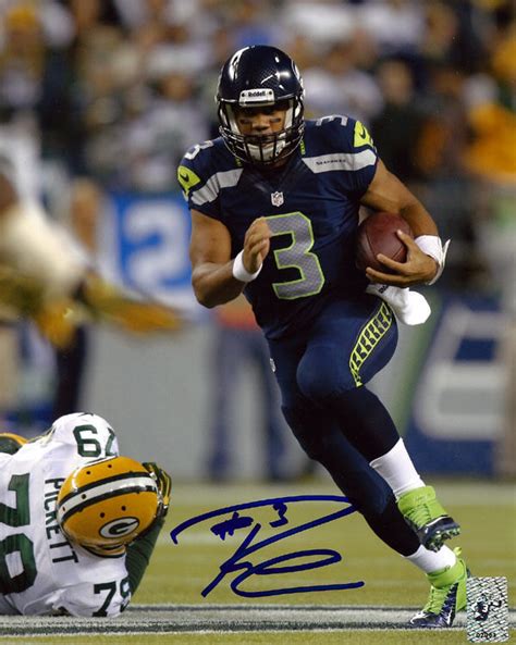 Russell Wilson Cards and Memorabilia Buying Guide