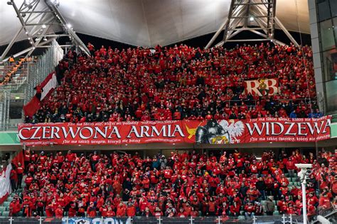 PKO Ekstraklasa Widzew ograł Ruch Chorzów dwie czerwone kartki