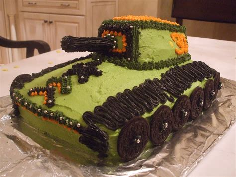 Dee Vil S D I Y Army Tank Th Birthday Cake