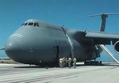 Un Avi N Galaxy De La Usaf Aterriza De Emergencia En Rota Puente De