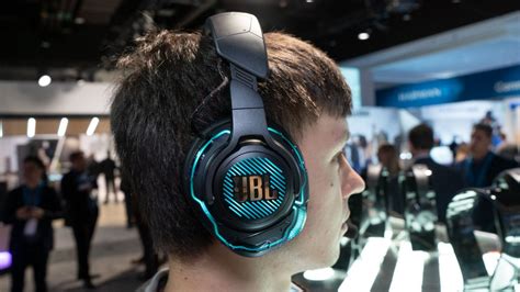 Jbl Quantum One Gaming Headset Mit Head Tracking Und Aktiver