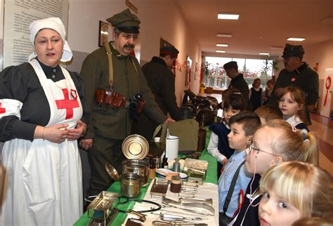 Medal Dla Sp W Rynarzewie Za Pami O Powsta Cach Wlkp Kolejne