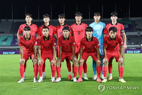 승리 다짐하는 한국 U 18 축구 국가대표팀 연합뉴스