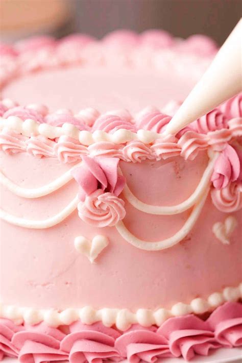 Cách trang trí pink cake decor đơn giản và dễ làm