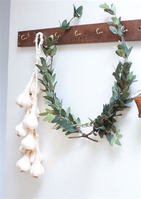 DIY Laurel Wreath