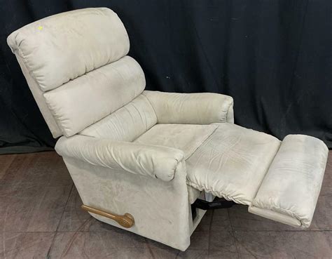 Lot La Z Boy Upholstered Recliner