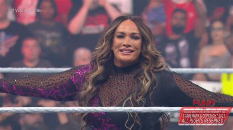 Nia Jax Returns To Wwe In Tonights Raw Main Event