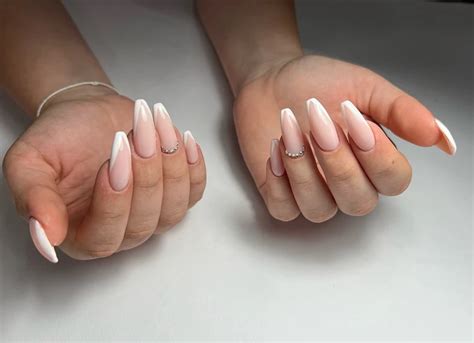 Coffin Shaped Nails 2023 13 Manicure Designs To Try Asap