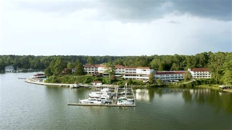 The Tides Inn A Stunning Waterfront Resort In Virginia