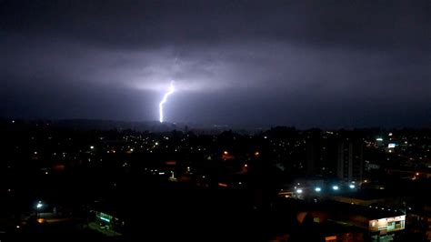 Emiten Alerta Por Tormentas Eléctricas En 10 Regiones De Chile