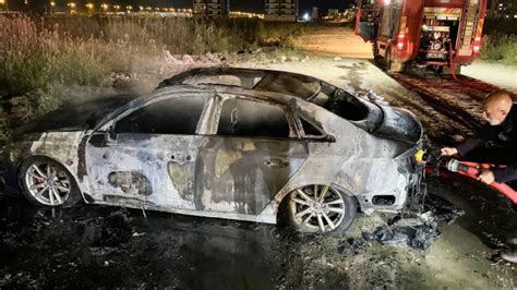 Diyarbakır da park halindeki otomobil yandı Son Dakika Haberleri