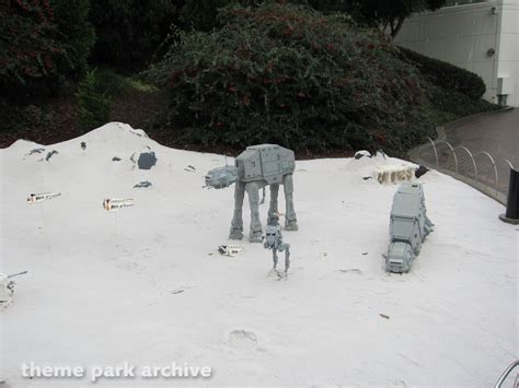 Star Wars Miniland at LEGOLAND California | Theme Park Archive