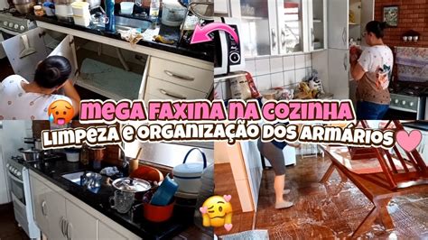 FAXINA NA COZINHA DETALHADA LIMPEZA E ORGANIZAÇÃO DOS ARMARIOS E