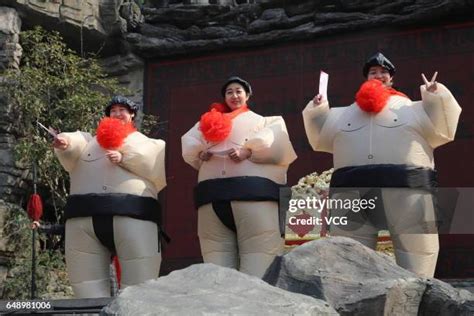 Sumo Wrestling Costumes Photos and Premium High Res Pictures - Getty Images