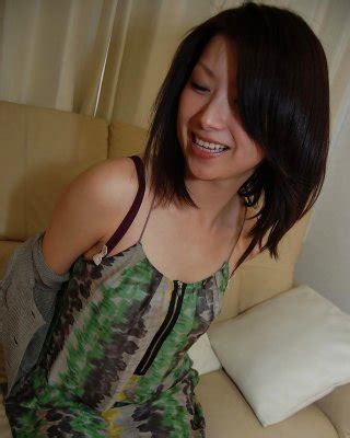 Playful Asian Babe Strips Down And Has Some Nipples Tweaking Fun Porn