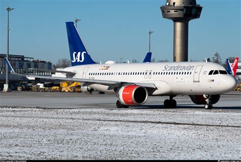 SE ROA SAS Scandinavian Airlines Airbus A320 251N Photo By Marcel