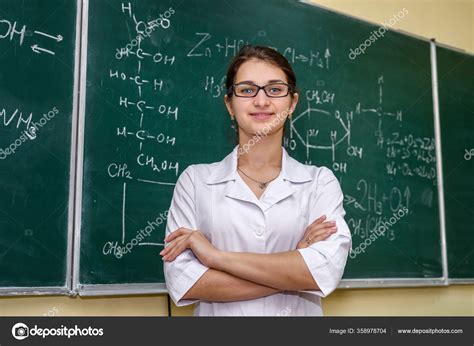 Female Portrait Chemistry Teacher Standing Class Board Pointing — Stock