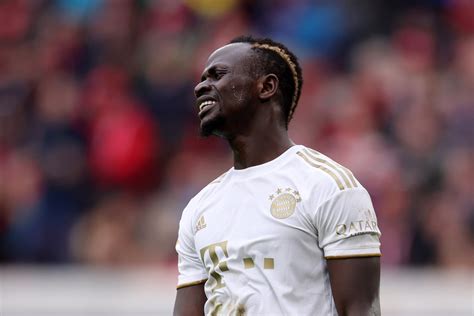 Sadio Mane Celebrates Wife Aishas High School Graduation News
