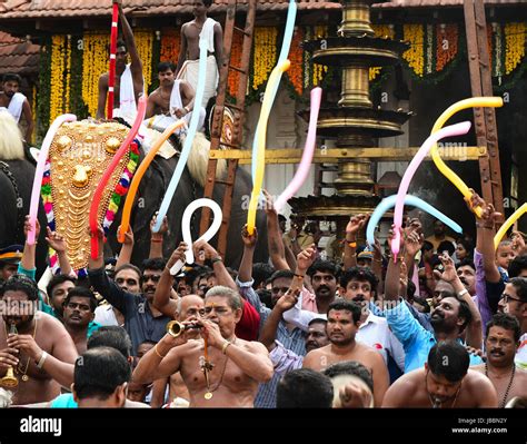 Imágenes de stock el Hinduismo en Kerala Thrissur pooram Thrissur