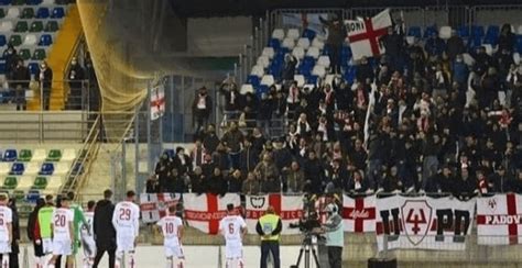 Gli Ultras Caricano Il Padova Tirate Fuori I C Tiriamo Fuori I C