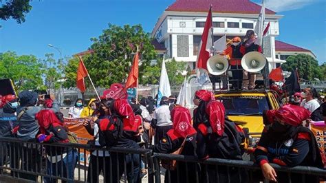 BREAKING NEWS Peringati International Women S Day Buruh Batam Demo