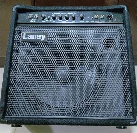 Laney Rb3 Bass Amplifier 65 Watts Hobbies And Toys Music And Media Cds